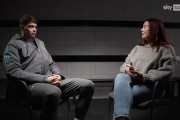 九游官方平台-刘易斯-米利：开始有点不习惯踢边后卫，现在已逐渐找到感觉